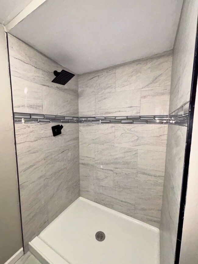 Building Photo - 4 bed, 2.5 bath | 219-777-HOME to schedule a tour today