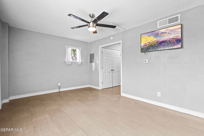 Building Photo - 3225 Fort Blvd