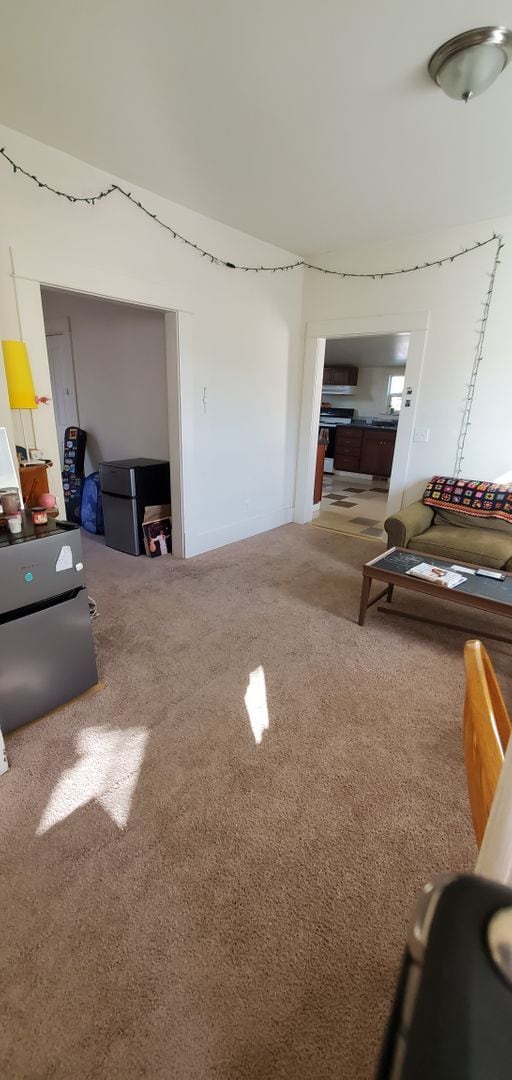 Building Photo - PRELEASING: 6 bed/2 bath House close to WWU and Downtown!