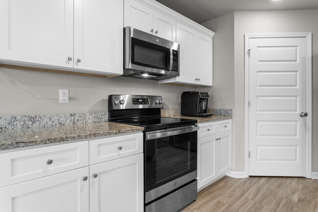 Building Photo - 8588 Palmetto Dr