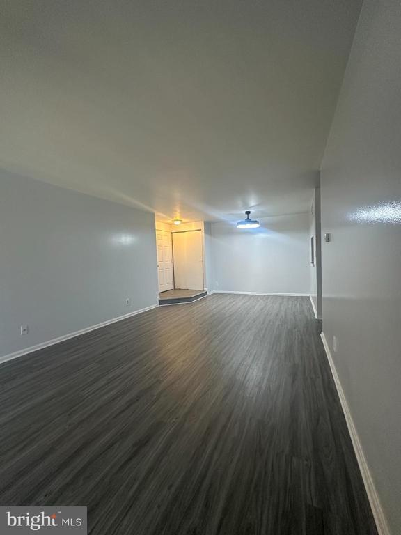 Building Photo - 5831 Cove Landing Rd