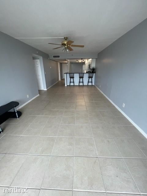 Building Photo - 2 br, 2 bath Condo - 21 Royal Palm Way Uni...