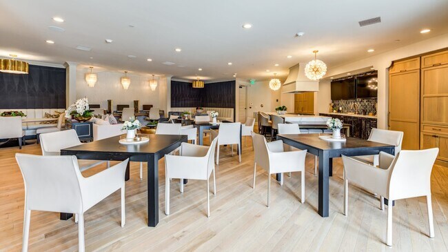 Building Photo - 2330 Sawmill Pl Blvd