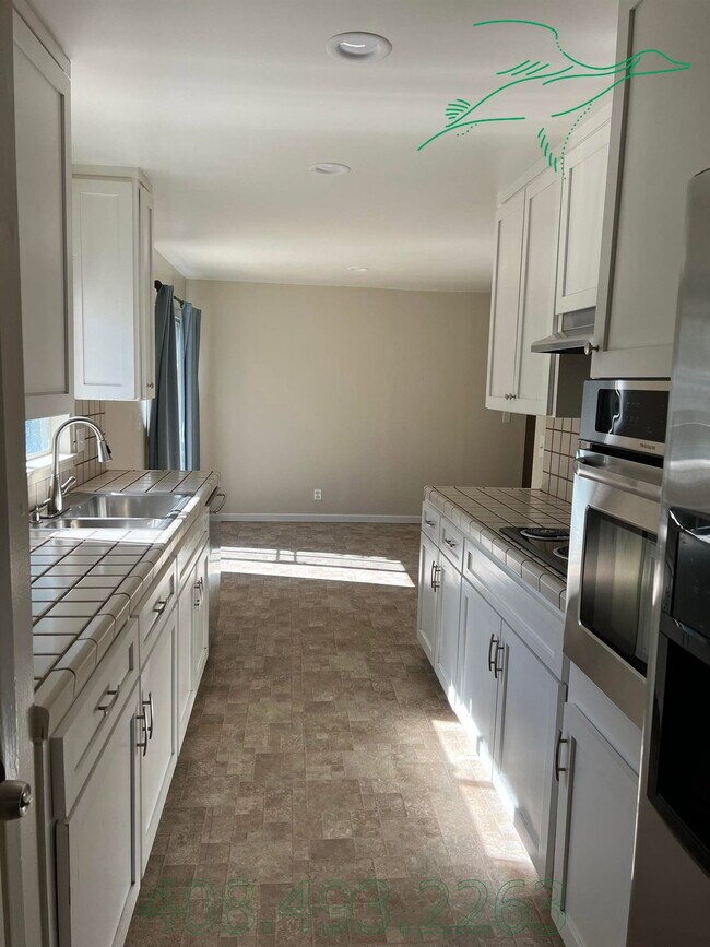 Building Photo - 7941 Woodlark Way