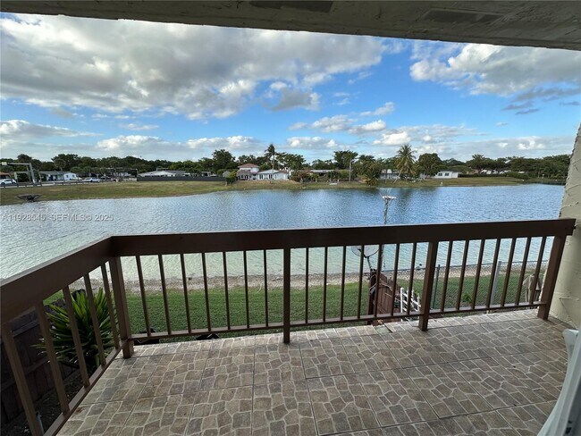 Building Photo - 8301 SW 142nd Ave