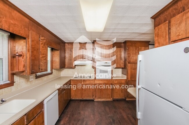 Building Photo - 1021 Old Birch Dr