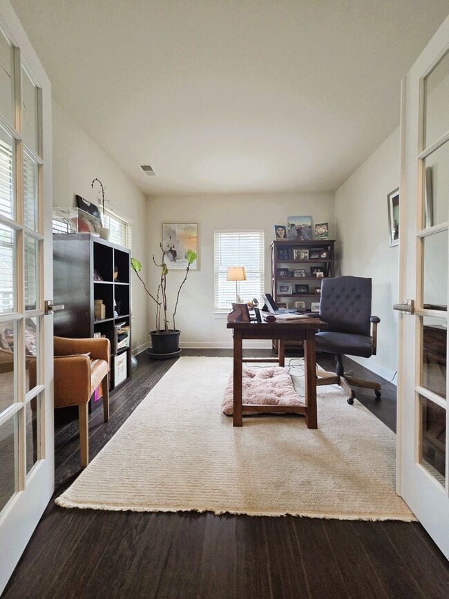 Building Photo - Executive home in Tarrington Subdivision on quiet cul-de-sac lot.