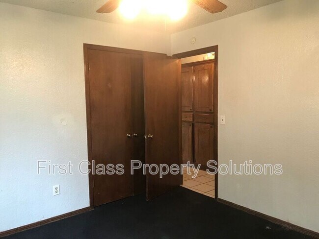 Building Photo - 5316 NW 111th Terrace