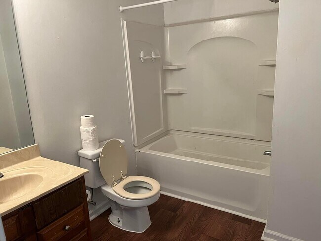 Building Photo - 510 Lost Cir