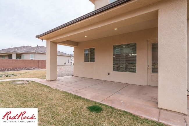 Building Photo - Pet Friendly 4 Bedroom Little Valley Home ...