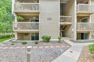 Building Photo - $1,895 - 2 Bed 2 Bath Condo in Aurora with...