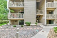 Building Photo - $1,895 - 2 Bed 2 Bath Condo in Aurora with...
