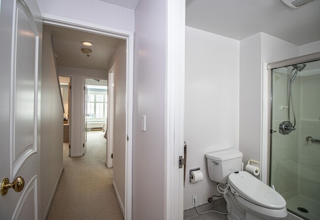 Building Photo - Fully Furnished 2-Bedroom + Office, 2-Bath...