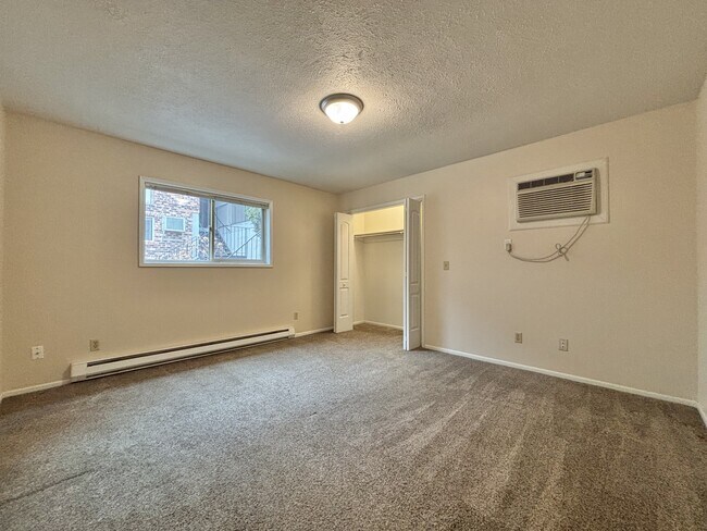 Building Photo - 1309 E 30th Ave