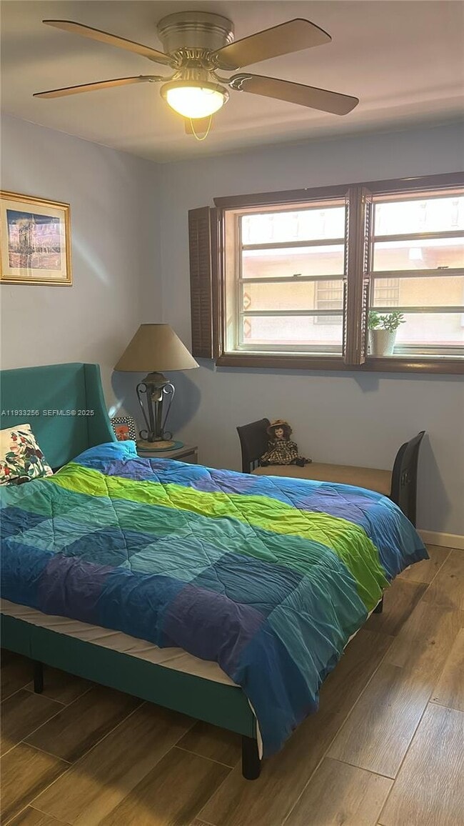 Building Photo - 215 SE 3rd Ave