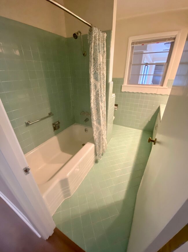 Building Photo - 455 Sandefur Dr