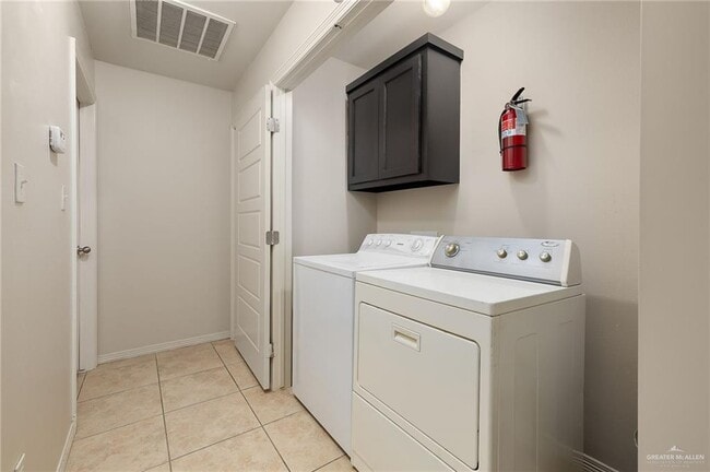 Building Photo - 11 Taxco Ct