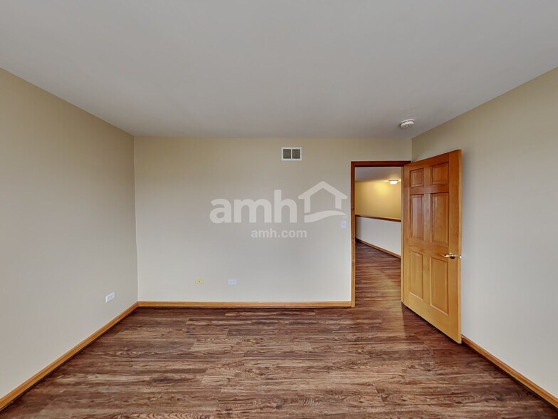 Building Photo - 3229 Kenilworth Ln