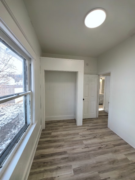 Building Photo - 626 S Market St