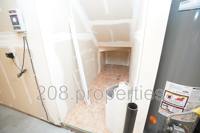 Building Photo - 12303 W Abram Dr