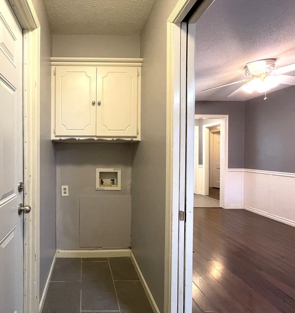 Building Photo - 6317 N Warren Ave