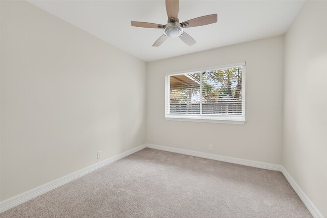 Building Photo - 16115 Little Cypress Ln