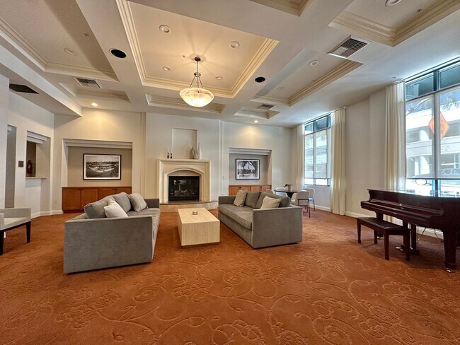 Building Photo - Beautiful Laurel Bay Condo Across from Balboa Park