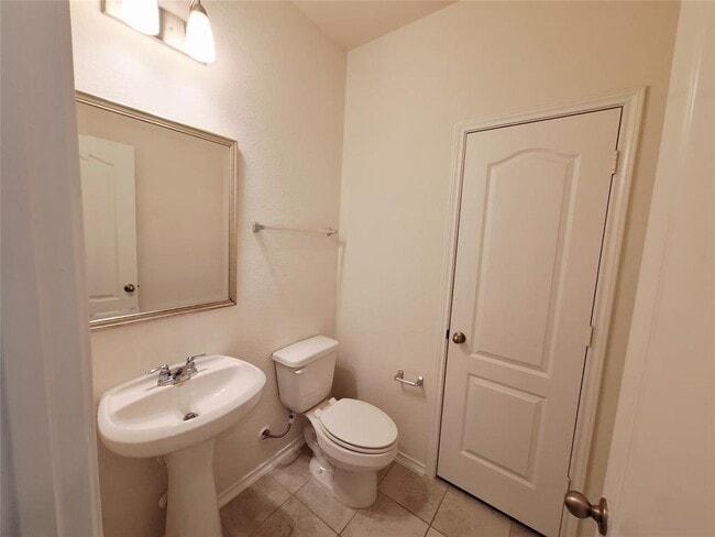 Building Photo - 17015 Gibbons Path