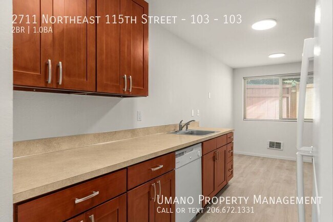 Building Photo - 2711 NE 115th St