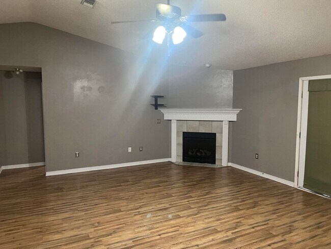 Building Photo - 108 Kyle Ln