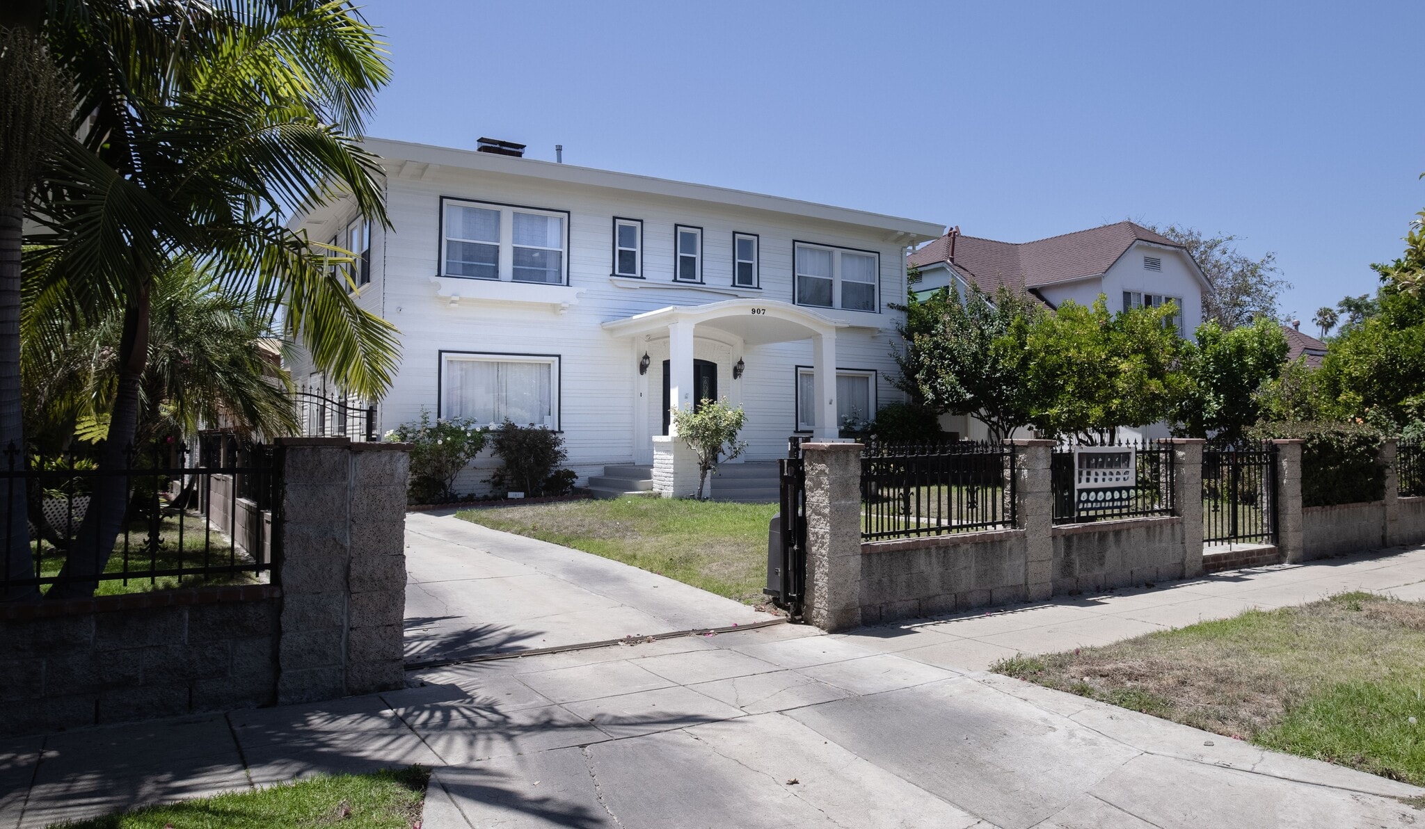 Building Photo - 907 Westchester Pl