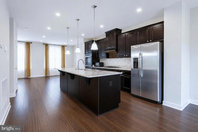 Building Photo - 8032 Spring Arbor Dr