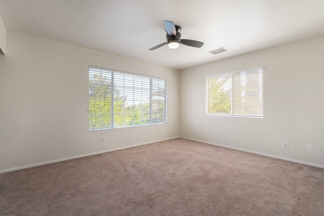 Building Photo - Beautiful Home in a Corner Lot!