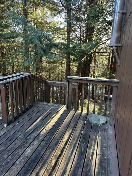 Building Photo - 63 Willow Cir