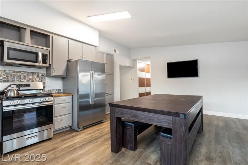 Building Photo - 2120 Wagonwheel Ave