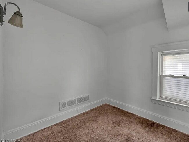 Building Photo - 3134 W 88th St