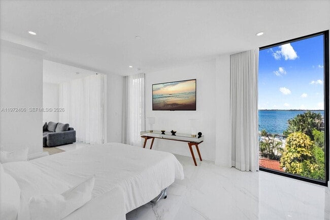 Building Photo - 11 Century Ln