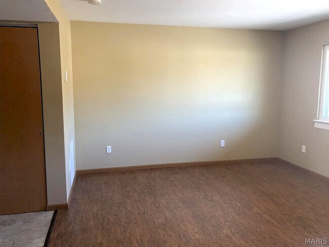 Building Photo - 2619 Sierra Dr