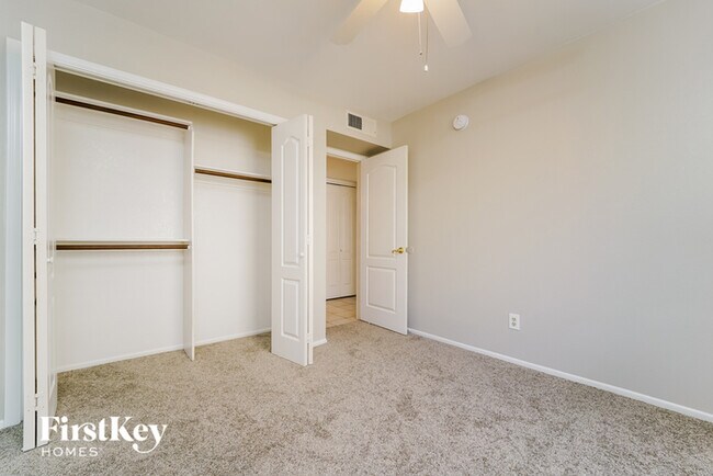 Building Photo - 2701 W Camino De La Joya