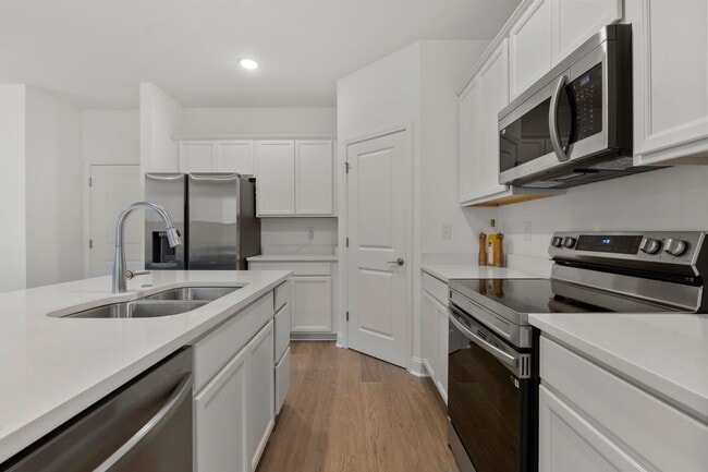 Building Photo - 3bd Marigold in Chapman Trace!