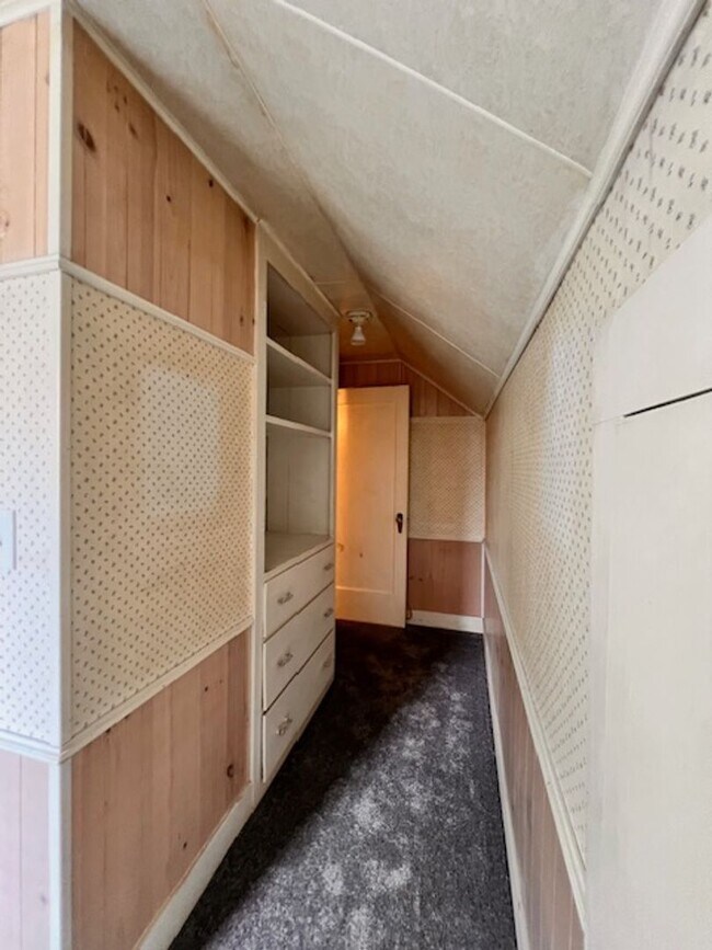 Building Photo - 2162