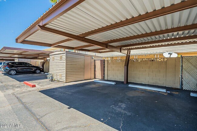 Building Photo - 7639 E Montecito Ave