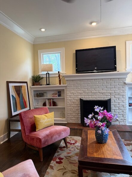 Building Photo - 402 W Elsmere Pl