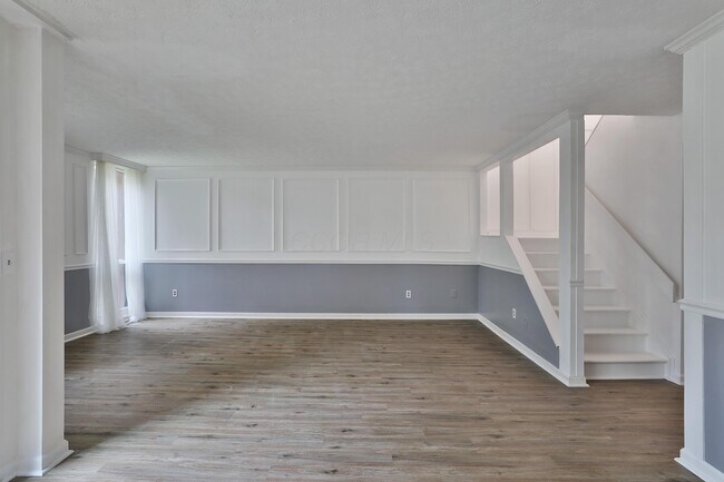 Building Photo - 4966 Wintersong Ln