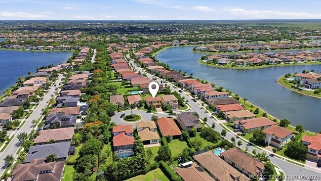 Building Photo - 11760 Bayview Cir