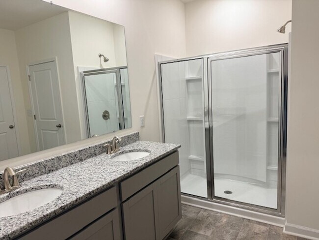 Building Photo - Maryville 37803 - Brand New Build in Maryville! 5 bedroom, 3.5 bath home - Contact Troy Adams (86...