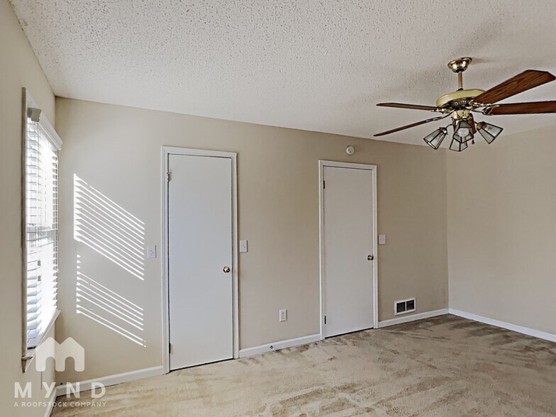 Building Photo - 3255 Sharon Ln