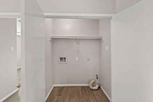 Building Photo - 2922 Glencullen Ln