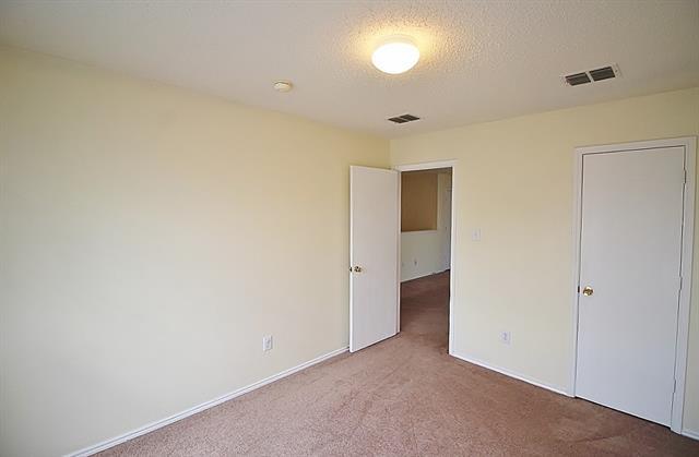 Building Photo - 2415 Mallory Ln