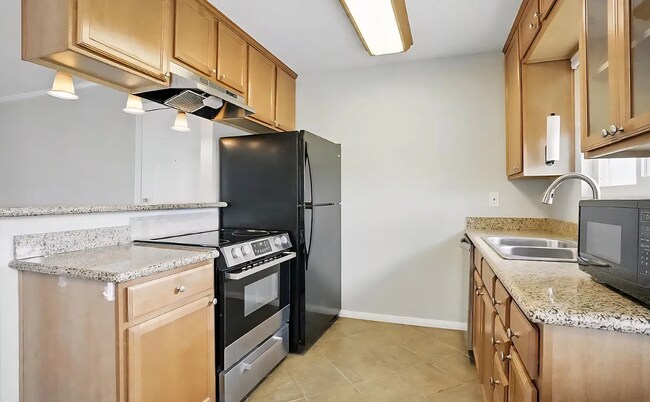 Building Photo - 6333 College Grove Way